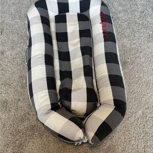 DocATot Deluxe Black and White Checkered